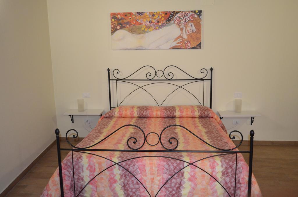 B&B Il Vicoletto ลาควิลา ภายนอก รูปภาพ