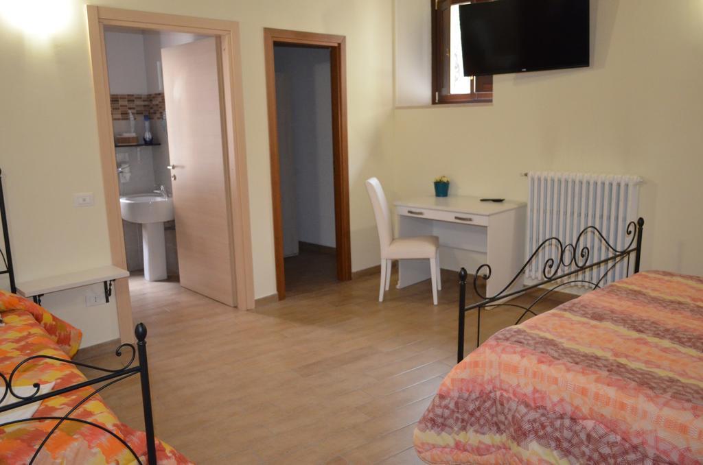B&B Il Vicoletto ลาควิลา ภายนอก รูปภาพ